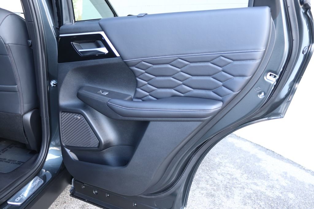 New 2026 Mitsubishi Outlander SEL image 30