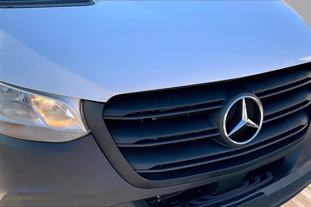 Used 2025 Mercedes-Benz Sprinter 2500 image 24