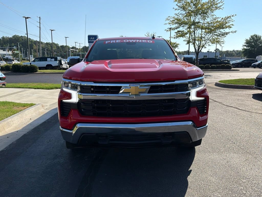 Used 2025 Chevrolet Silverado 1500 LT AWD/4WD image 3