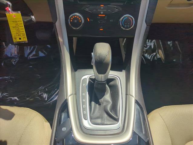 Used 2015 Ford Fusion SE FWD image 14