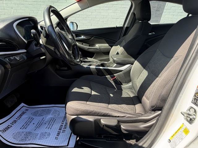 Used 2018 Chevrolet Volt LT w/ Comfort Package FWD image 11
