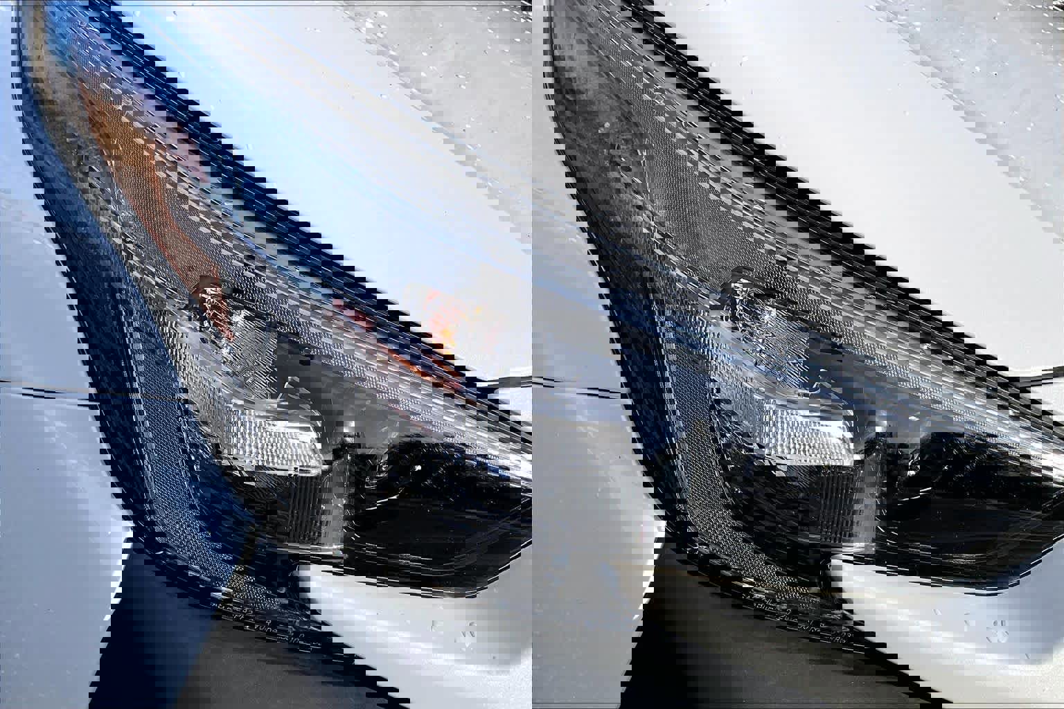 Used 2025 Subaru Outback Premium image 27