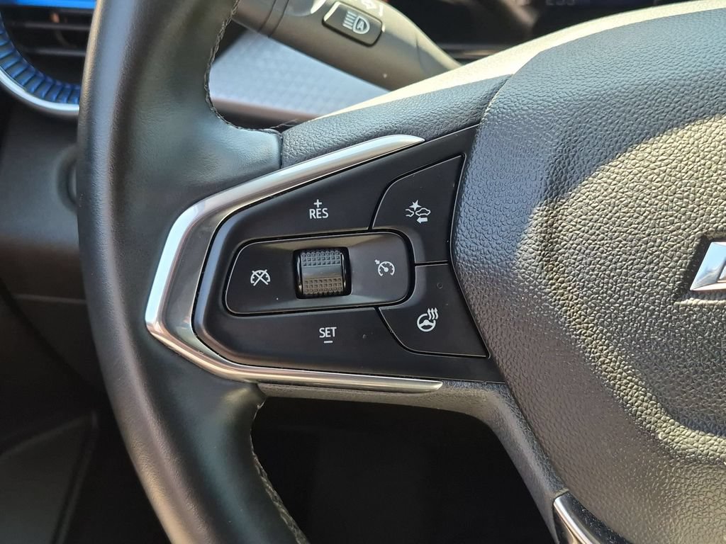 Used 2025 Chevrolet Trax LT w/ LT Convenience Package FWD image 21