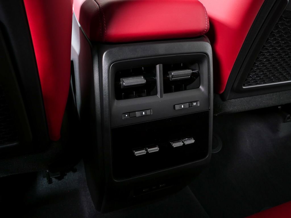 New 2026 Porsche Macan Electric image 21