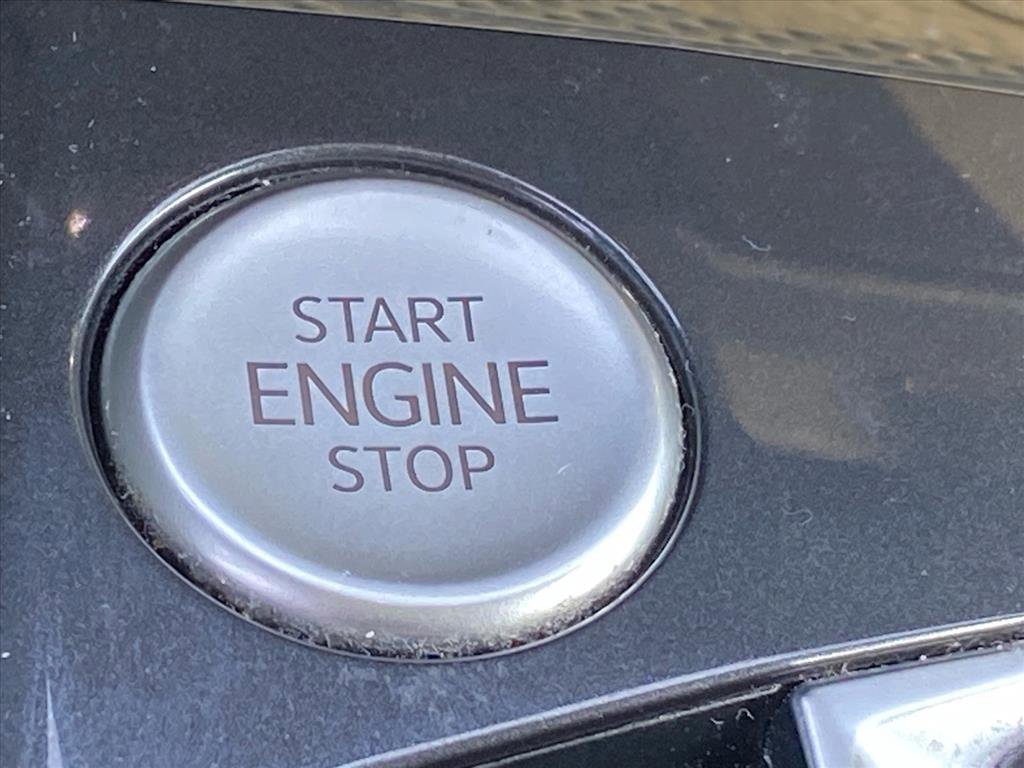 Certified 2022 Volkswagen Tiguan SE w/ Panoramic Sunroof Package image 16