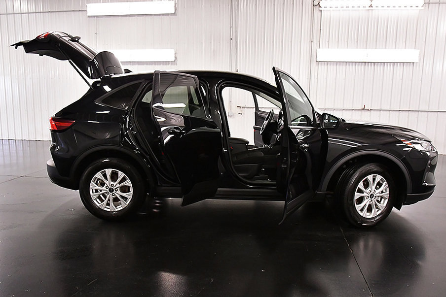 Used 2025 Ford Escape Active AWD/4WD image 32
