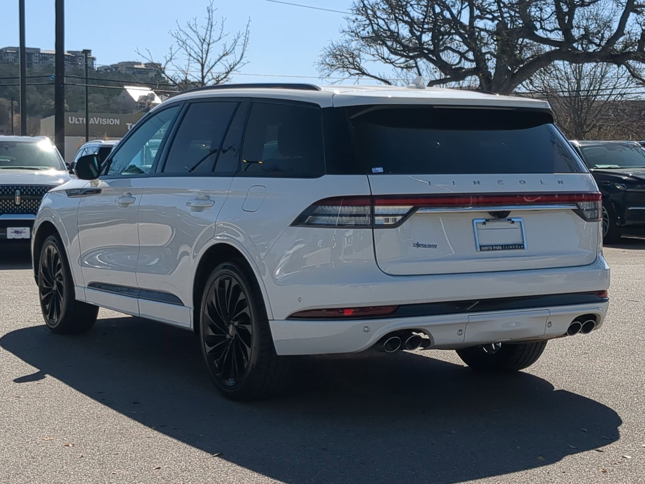 Used 2023 Lincoln Aviator Reserve w/ Equipment Group 201A image 5