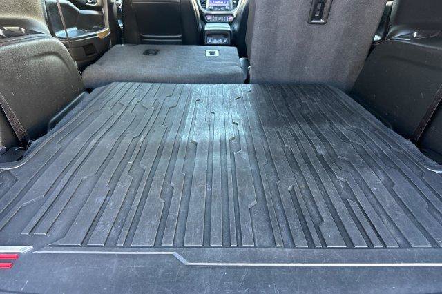 Used 2018 GMC Acadia Denali w/ Technology Package FWD image 16