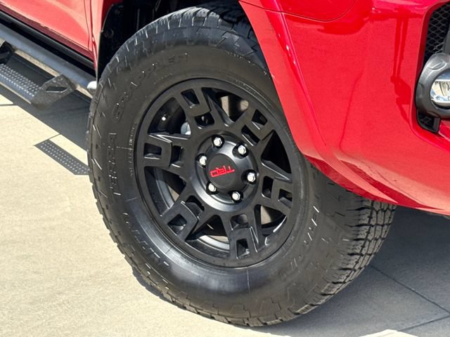 Used 2023 Toyota 4Runner TRD Off-Road Premium AWD/4WD image 2