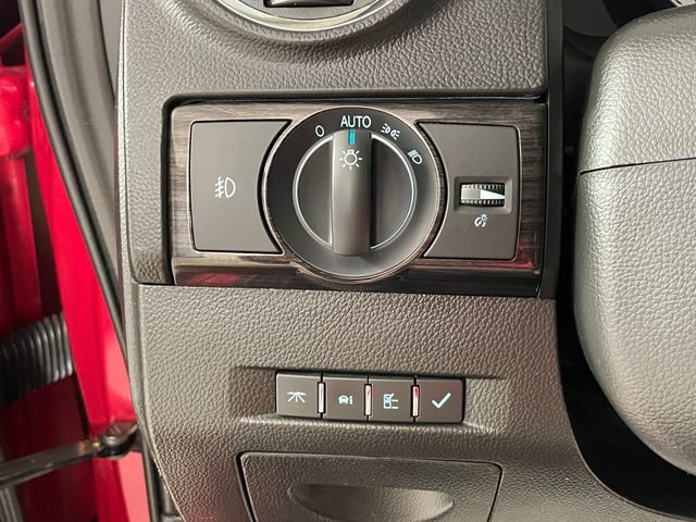 Used 2014 Chevrolet Captiva Sport LTZ FWD image 14