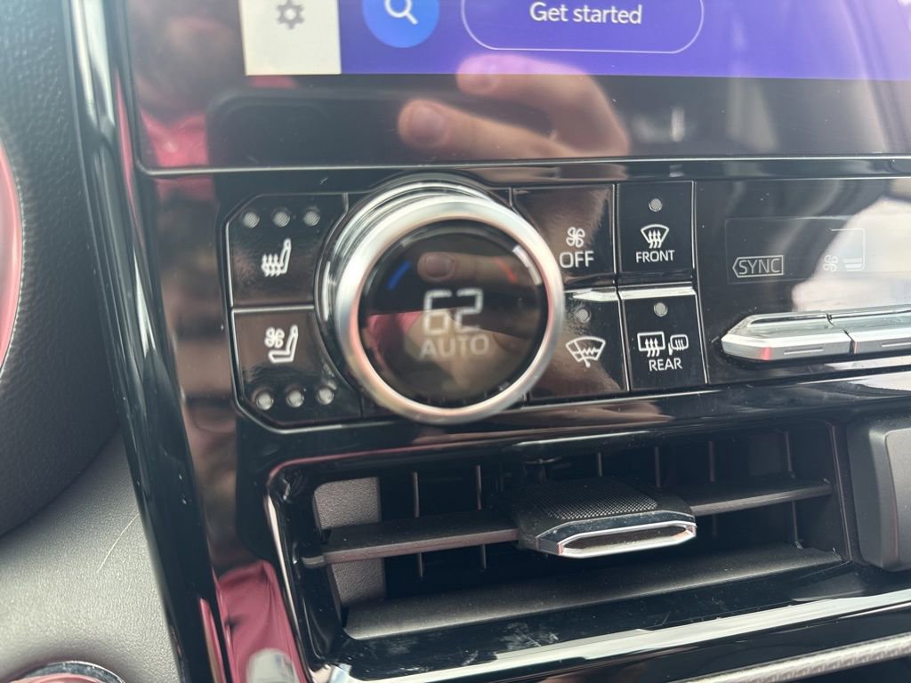 Used 2023 Toyota Highlander Platinum image 25