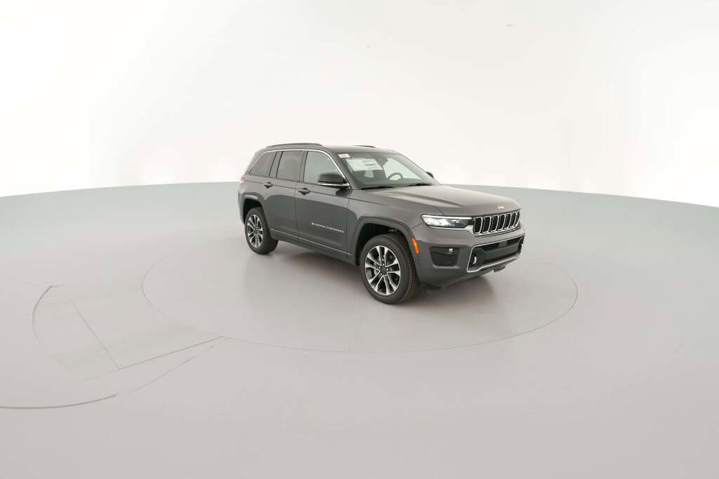 New 2025 Jeep Grand Cherokee Overland image 16