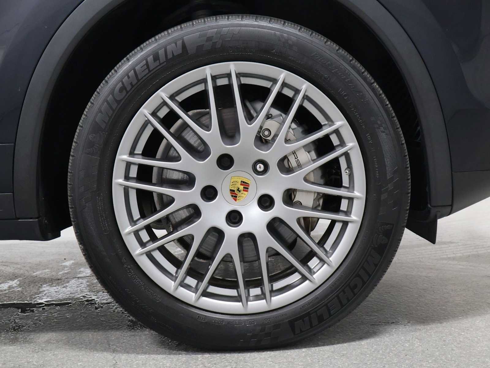 Used 2018 Porsche Cayenne S AWD/4WD image 12