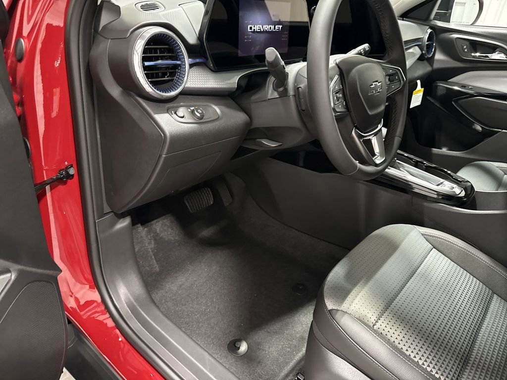 New 2026 Chevrolet Trax LT w/ Driver Confidence Package FWD image 10