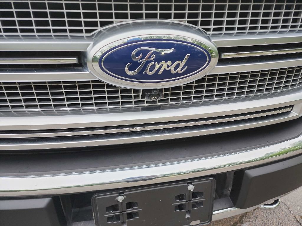 Used 2017 Ford F150 Platinum w/ Equipment Group 701A Luxury AWD/4WD image 3