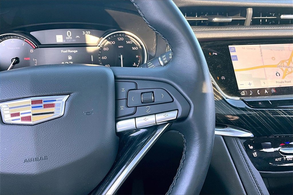 Used 2025 Cadillac XT6 Premium Luxury image 21