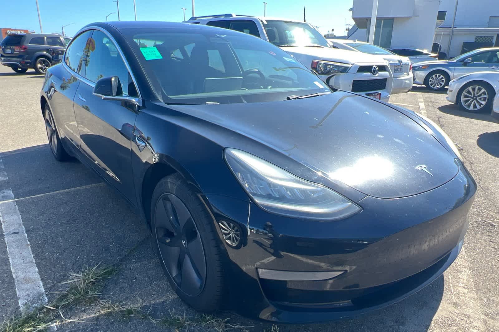 Used 2019 Tesla Model 3 Standard Range RWD image 3