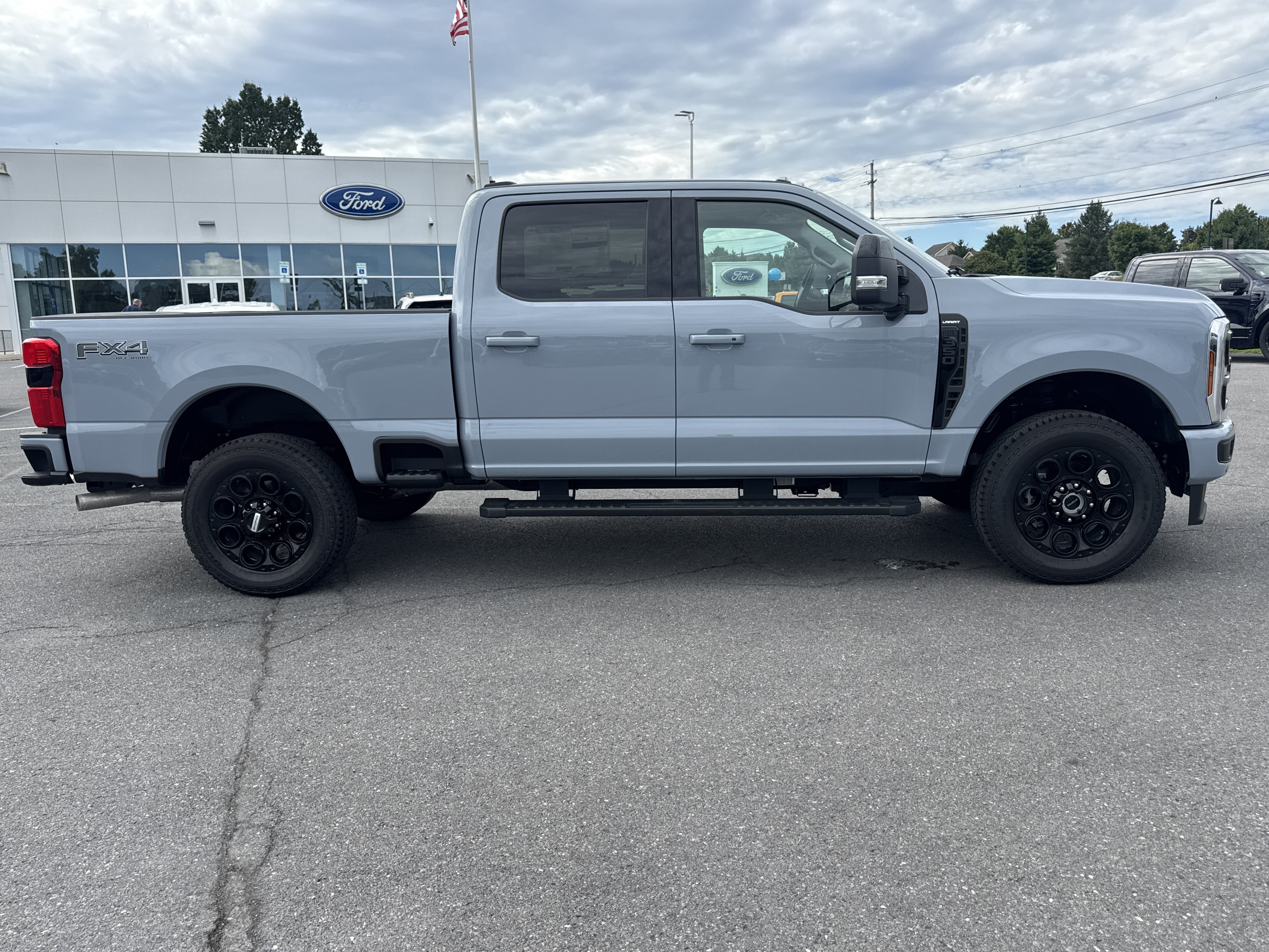New 2026 Ford F350 Lariat w/ Black Appearance Package AWD/4WD image 2