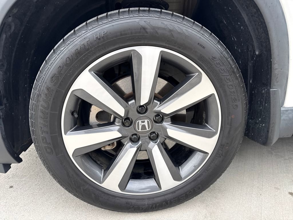 Used 2023 Honda Pilot Touring image 11