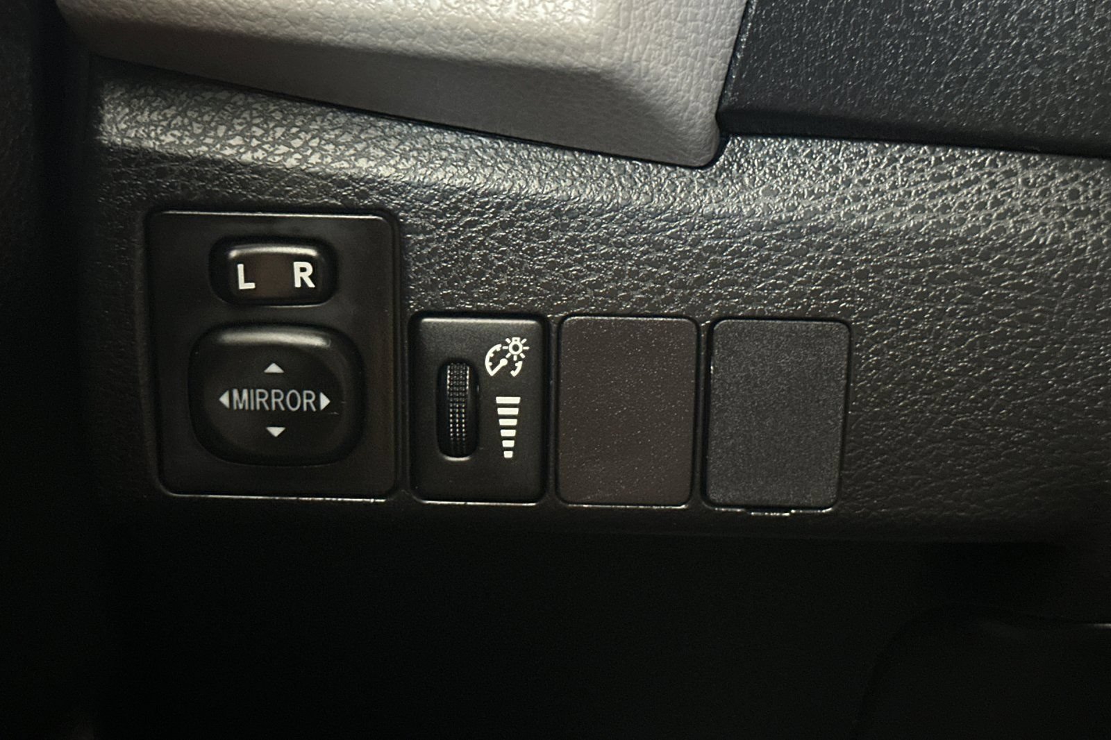 Used 2014 Toyota Corolla LE w/ Protection Package FWD image 32