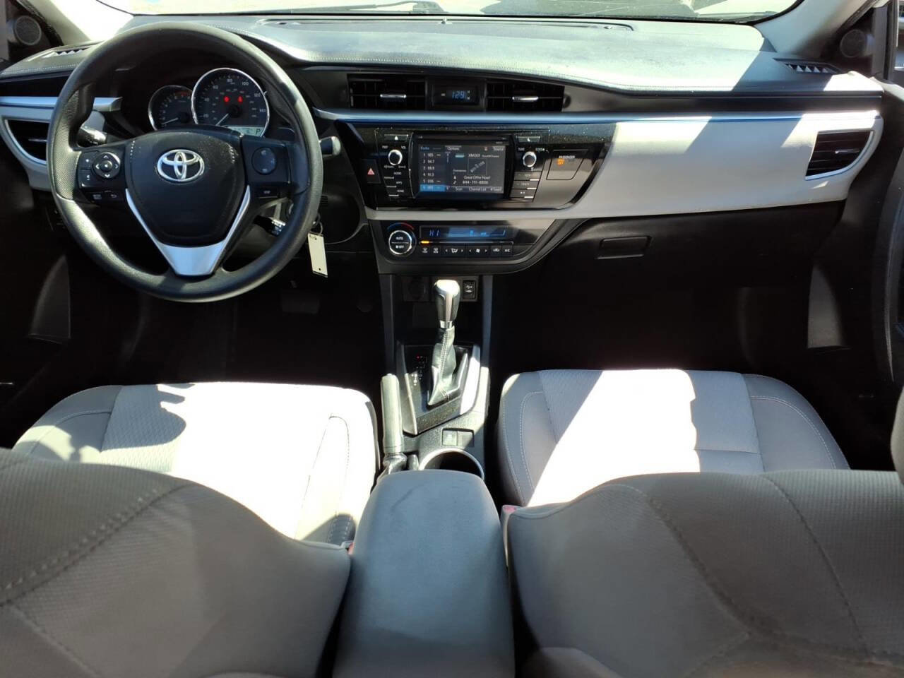 Used 2016 Toyota Corolla LE image 12