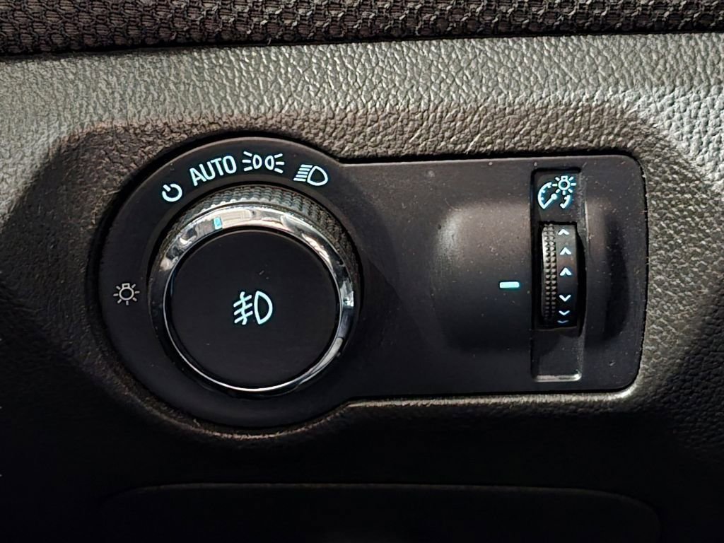 Used 2015 Chevrolet Cruze LT image 14