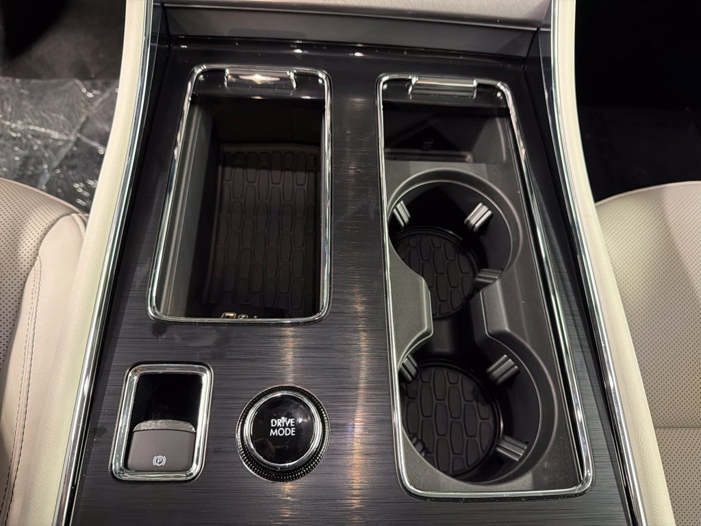 Certified 2026 Lincoln Aviator AWD image 15