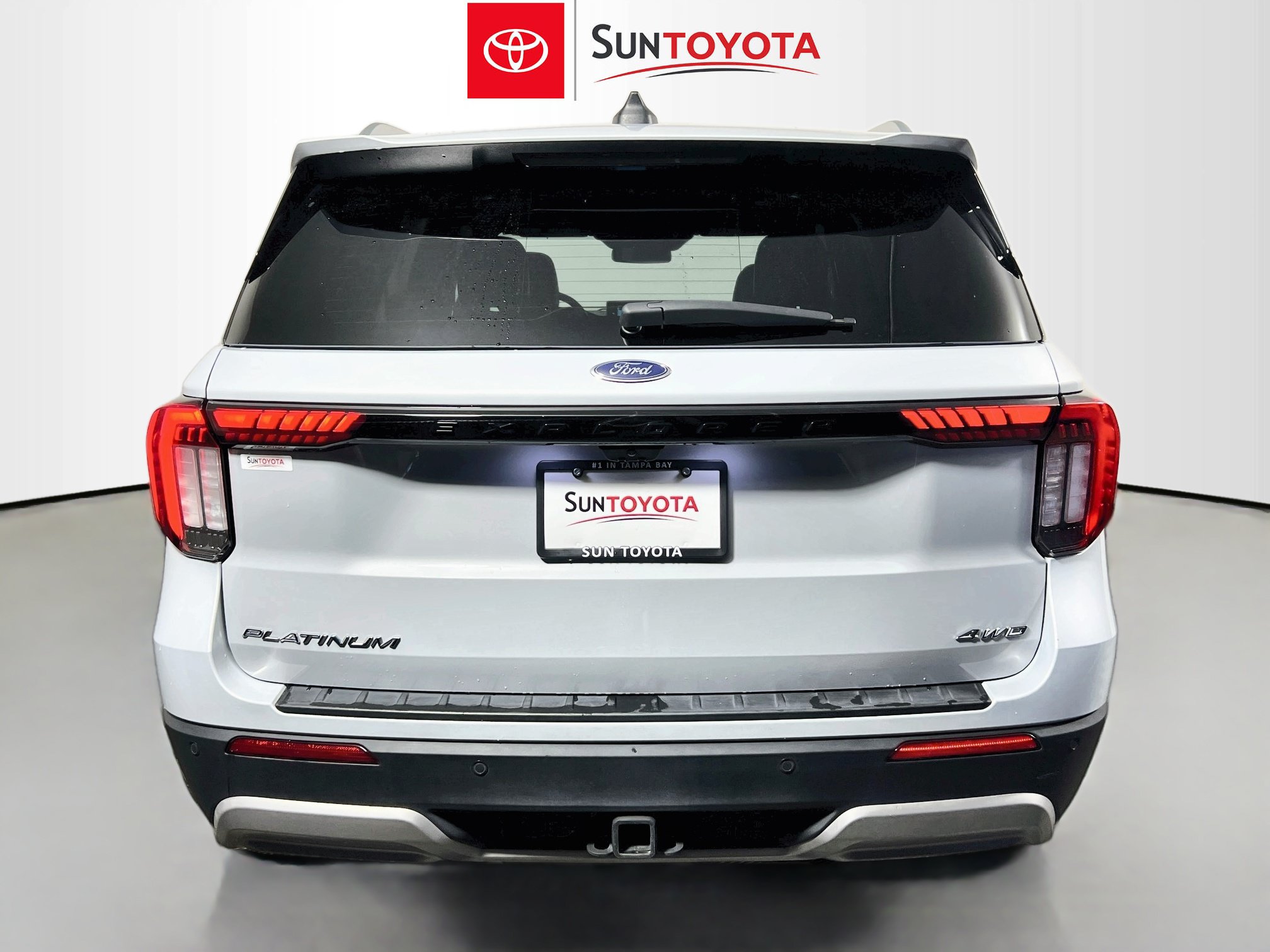 Used 2025 Ford Explorer Platinum w/ LUX Leather Package AWD/4WD image 5