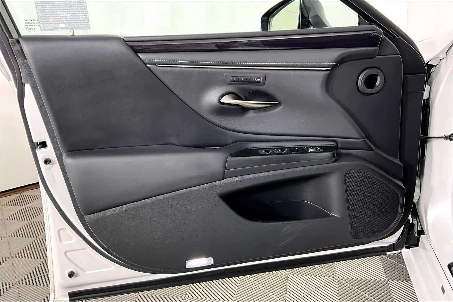 Used 2021 Lexus ES 350 w/ Premium Package FWD image 19