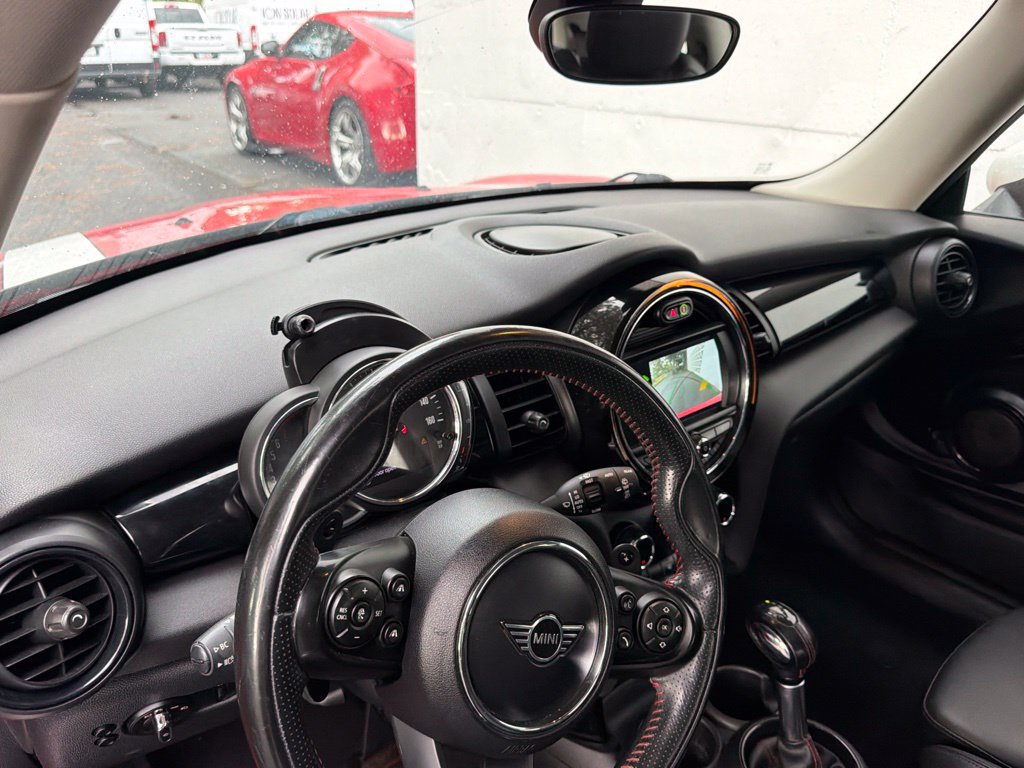 Used 2019 MINI Cooper S w/ Driver Assistance Package FWD image 4
