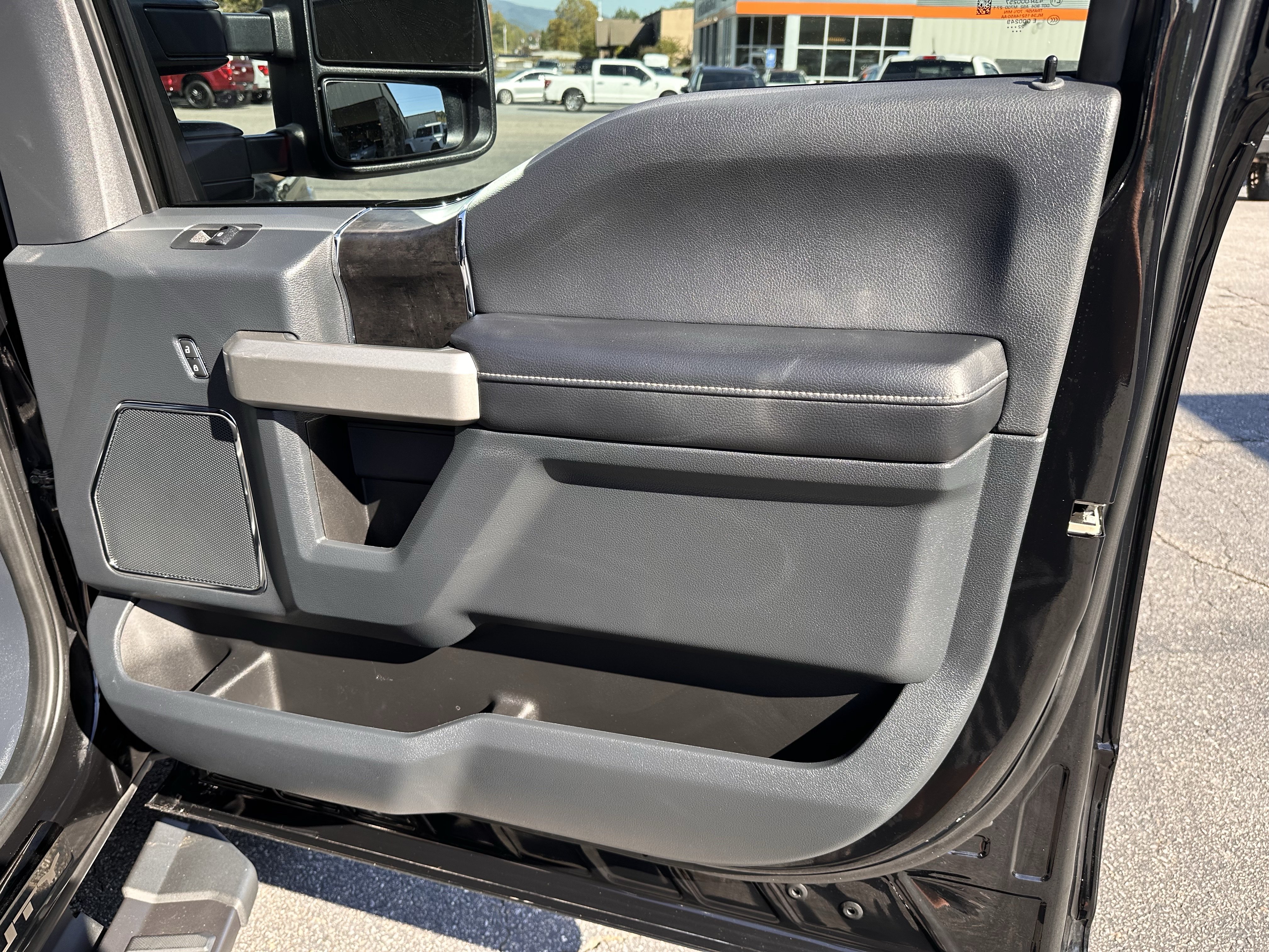 Certified 2022 Ford F350 Lariat w/ Lariat Ultimate Package AWD/4WD image 14