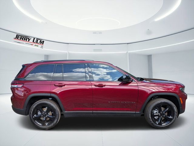 New 2025 Jeep Grand Cherokee Limited w/ Black Appearance Package RWD image 2