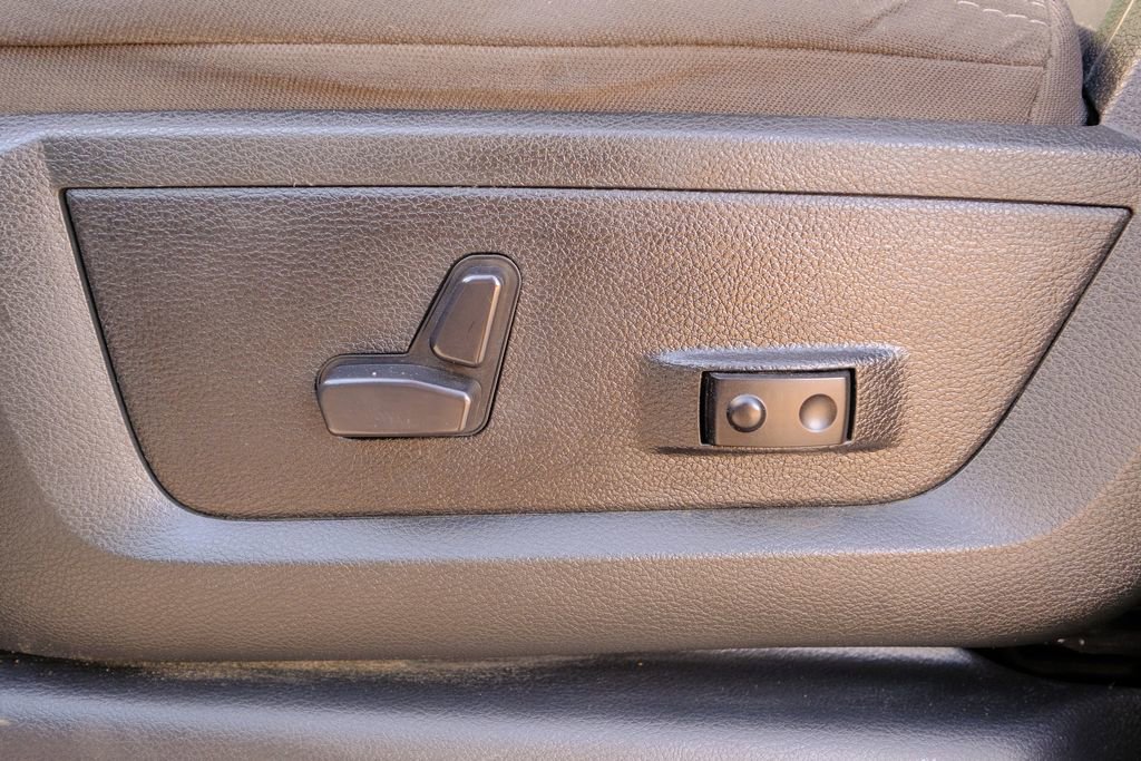 Used 2024 RAM 3500 Big Horn w/ Bed Utility Group image 31