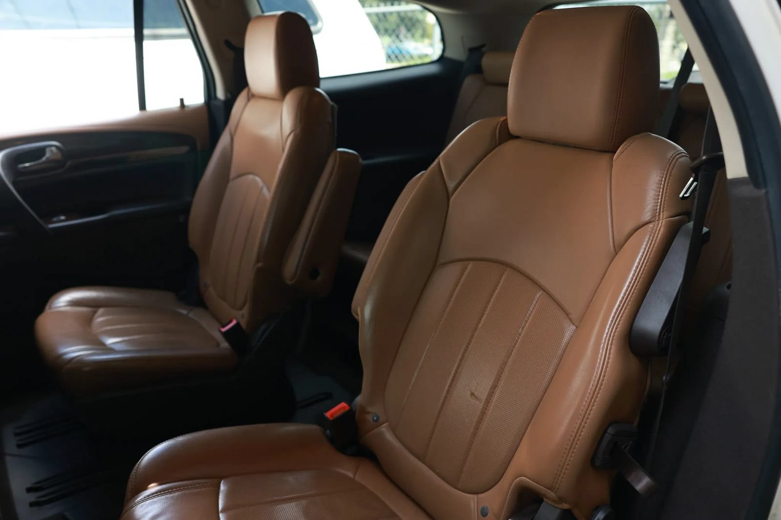 Used 2014 Buick Enclave Leather FWD image 23