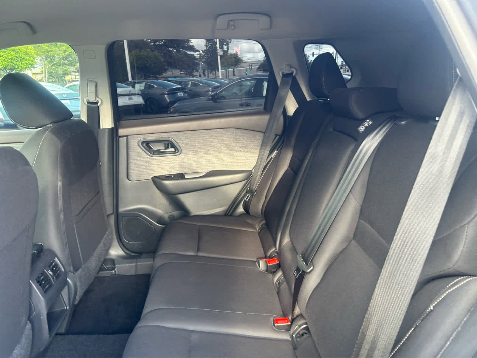 Used 2023 Nissan Rogue S AWD/4WD image 9