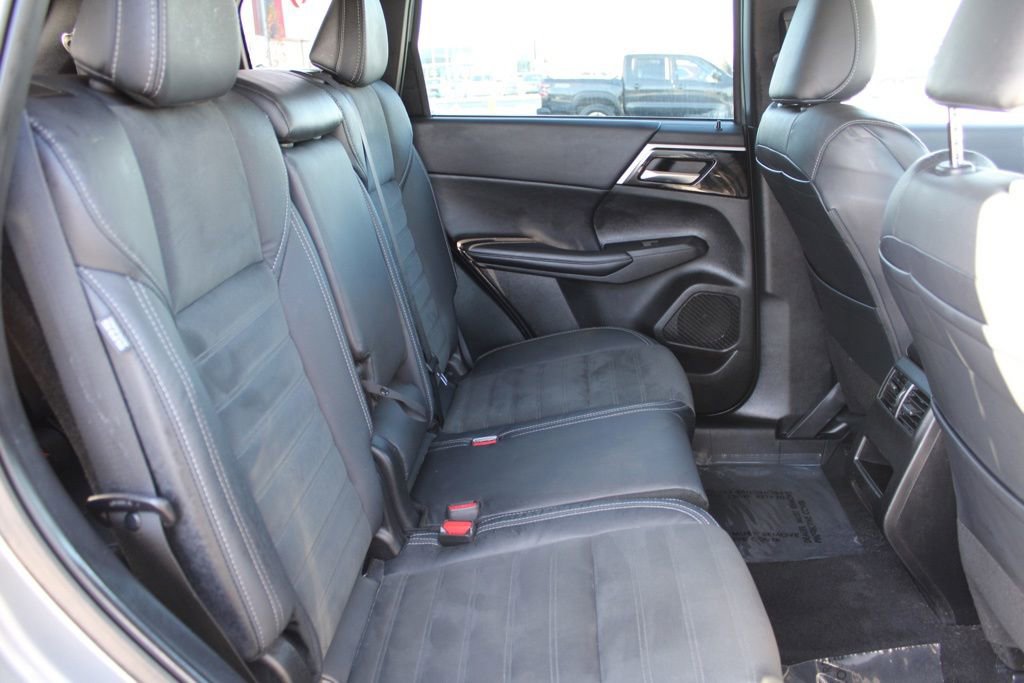 Used 2022 Mitsubishi Outlander SE image 23