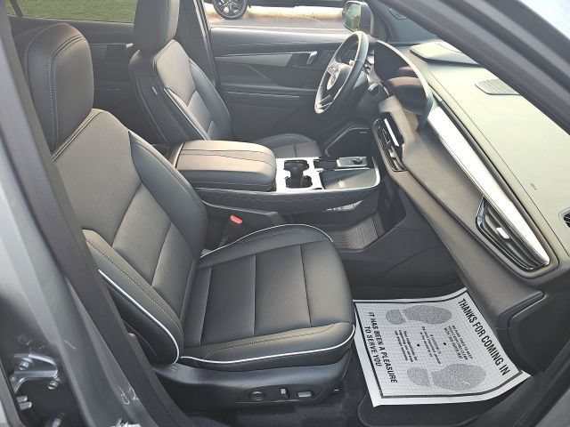 Used 2025 Buick Enclave Preferred FWD image 9