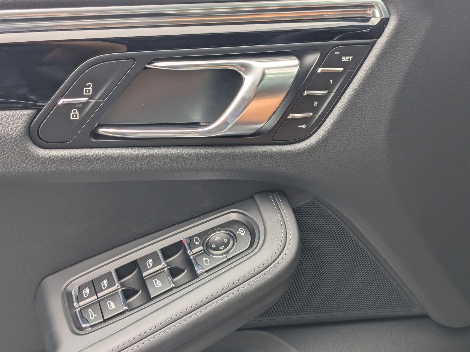 New 2026 Porsche Macan AWD/4WD image 14