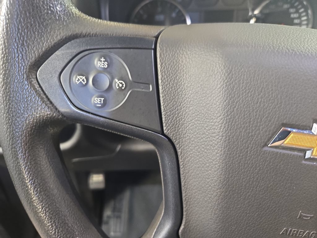 Used 2018 Chevrolet Silverado 1500 Custom w/ Custom Value Package AWD/4WD image 21