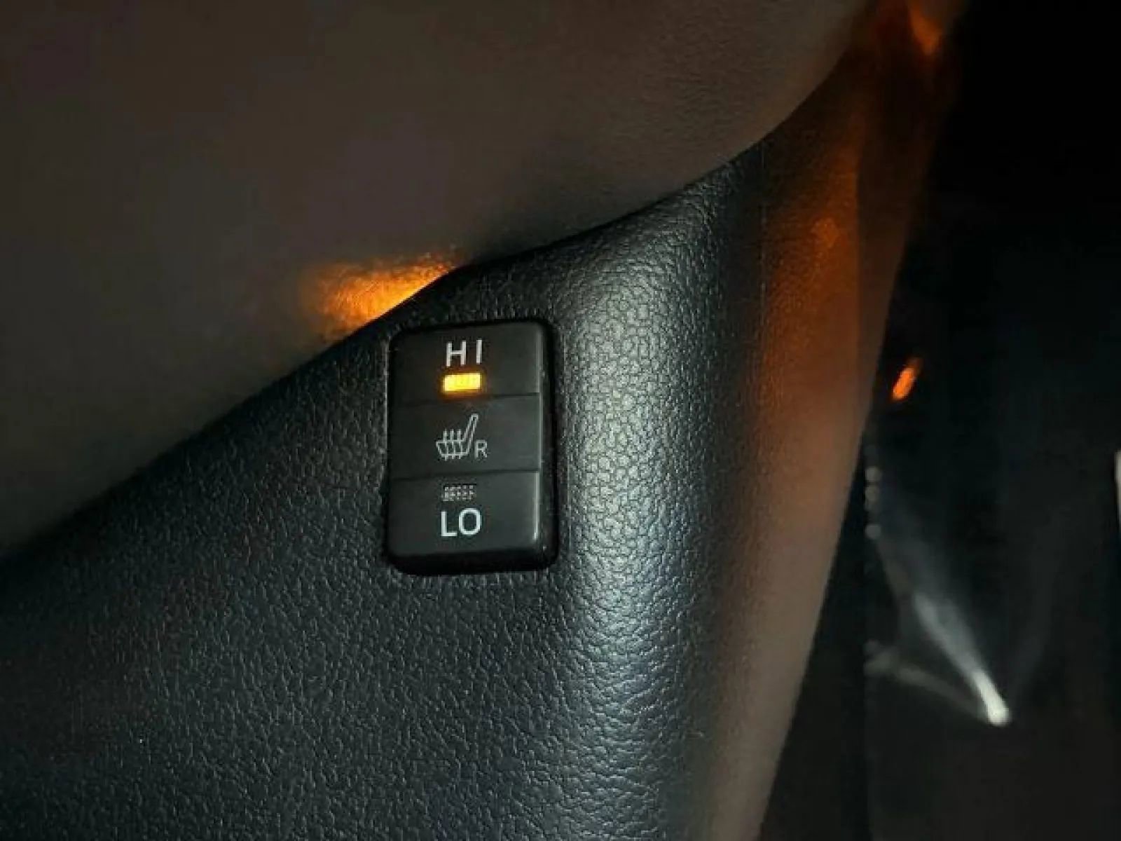 Used 2017 Toyota Prius Prime Premium FWD image 32