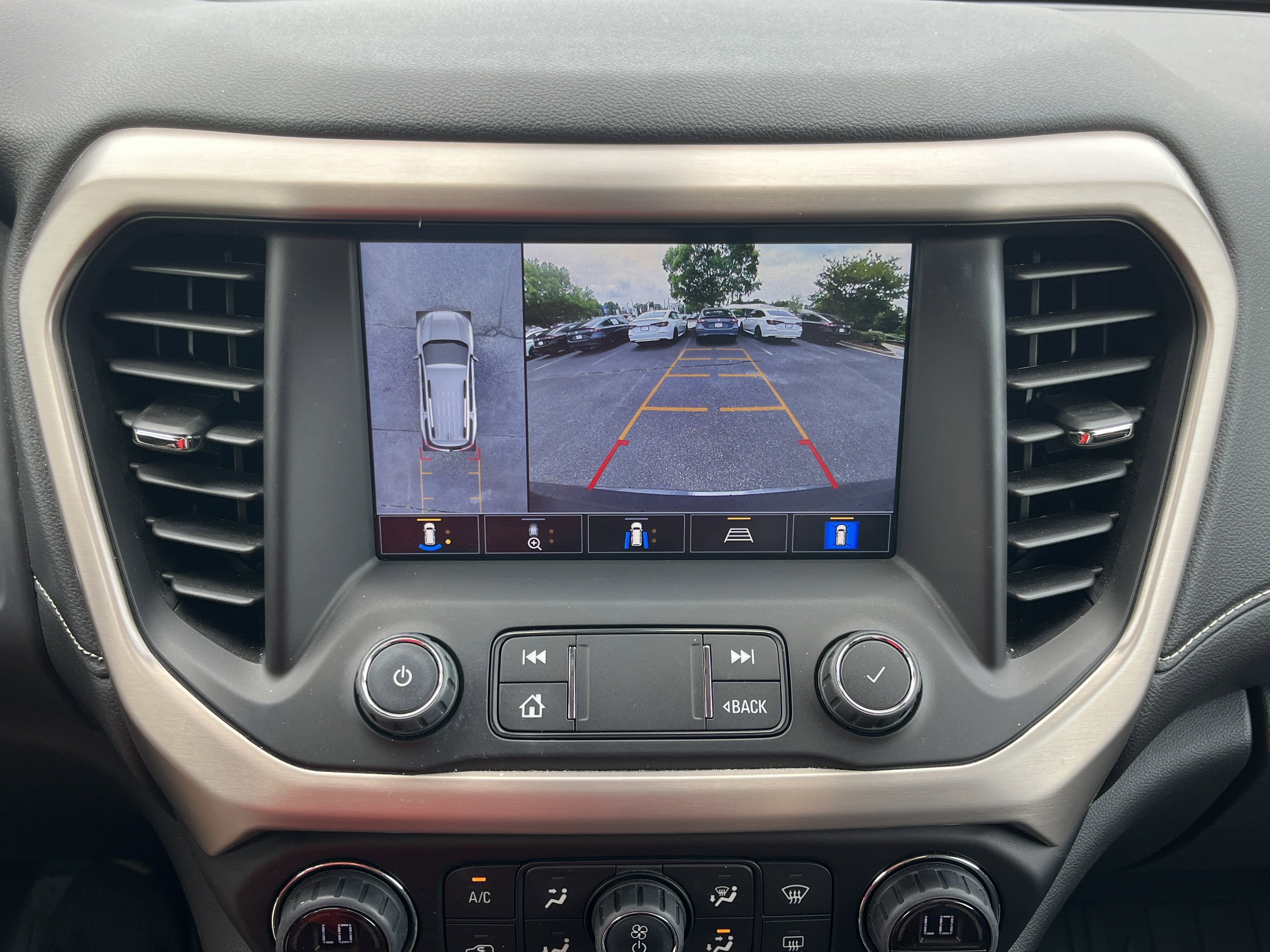 Used 2021 GMC Acadia Denali FWD image 6