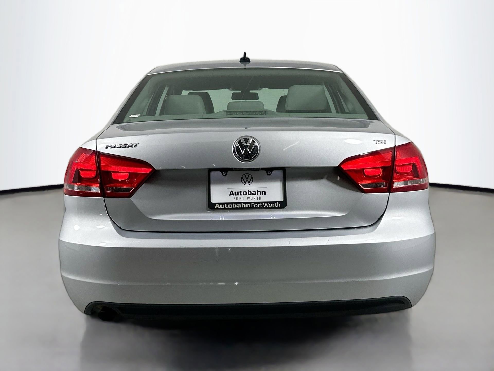 Used 2015 Volkswagen Passat 1.8T Limited Edition image 6