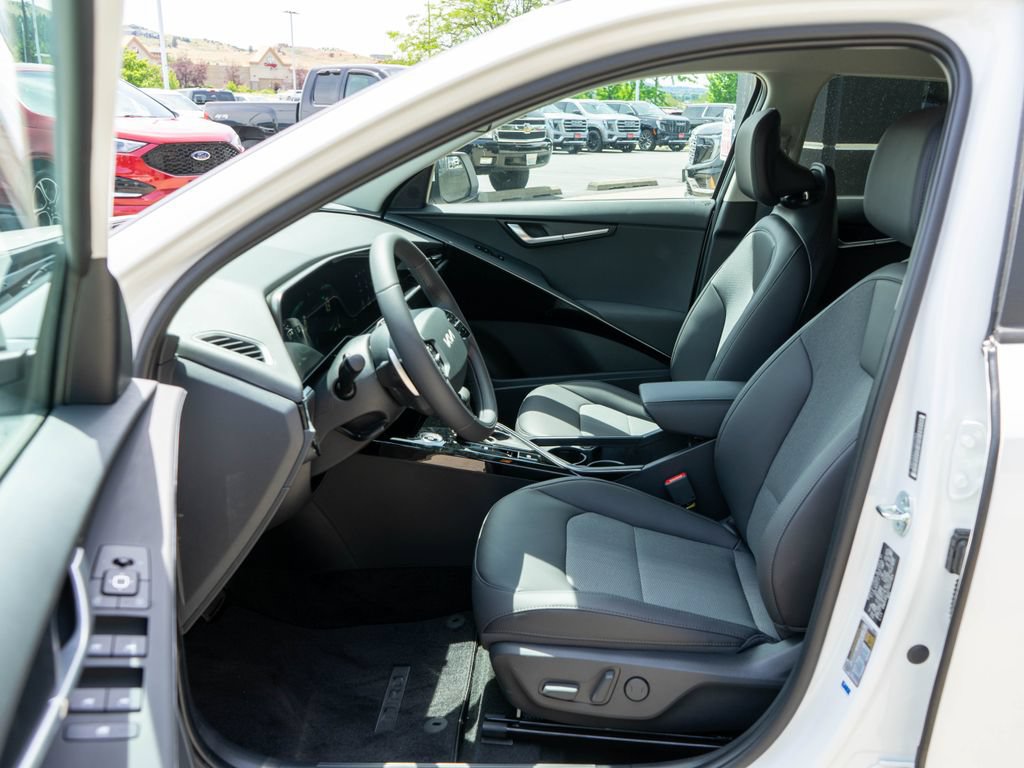 New 2026 Kia Niro EX FWD image 11