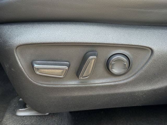 Used 2023 Toyota Highlander XLE FWD image 31