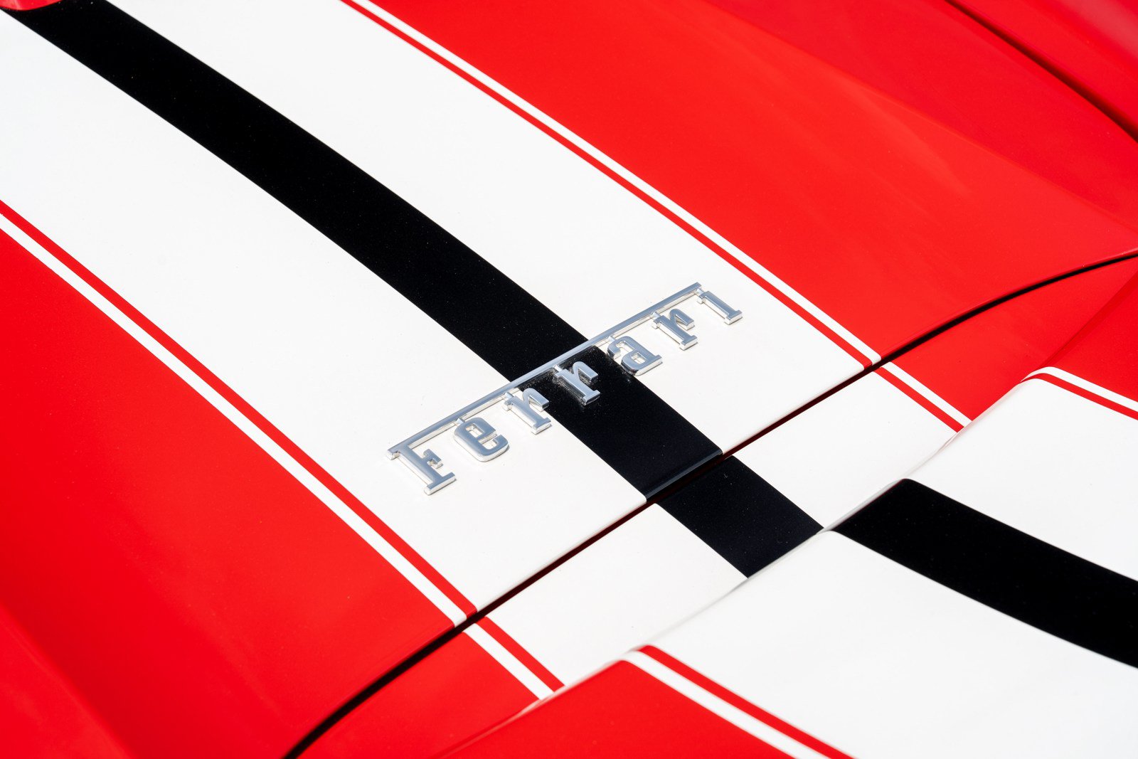 Used 2018 Ferrari 488 Spider RWD image 17