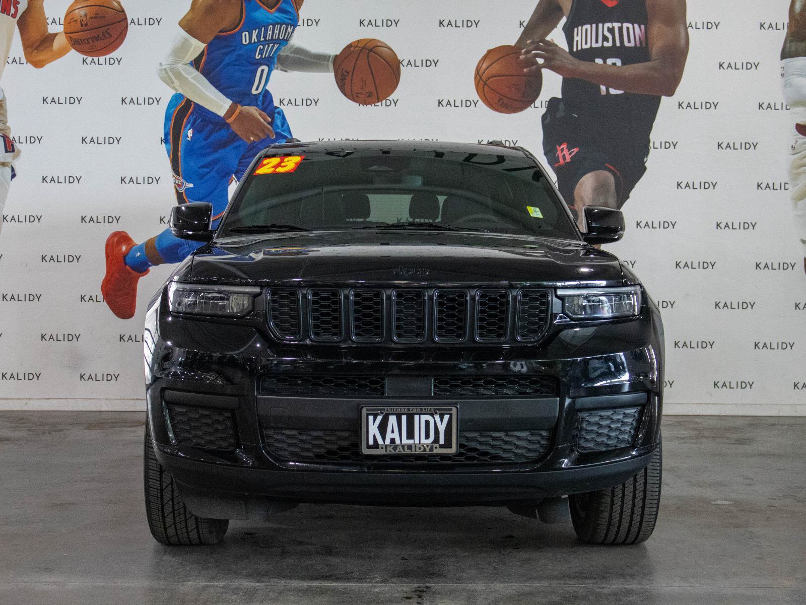 Used 2023 Jeep Grand Cherokee L Laredo AWD/4WD image 19