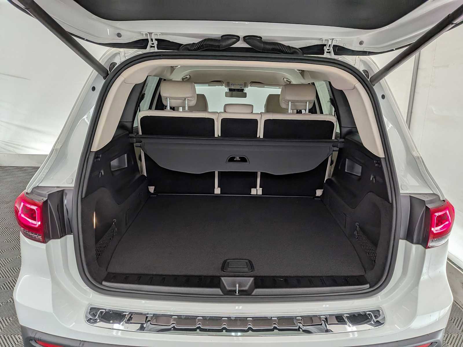 Used 2022 Mercedes-Benz EQB 300 4MATIC image 33