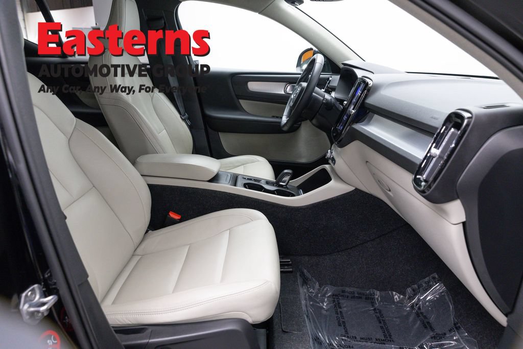 Used 2019 Volvo XC40 T5 Momentum AWD/4WD image 23