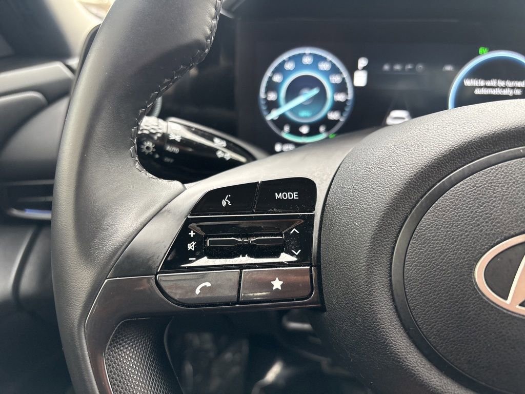 Used 2025 Hyundai Elantra SEL image 14