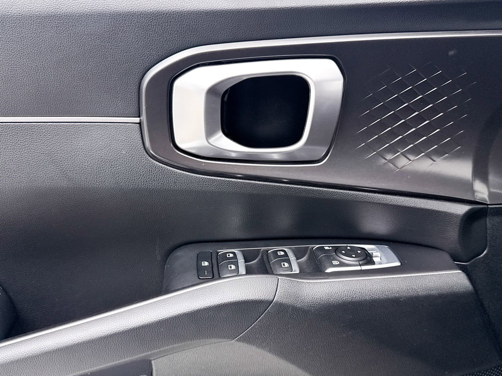 Used 2021 Kia Sorento LX image 25